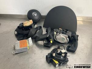 Gebruikte Airbag Set + Module Nissan Micra (K13) 1.2 12V Prijs € 420,00 Margeregeling aangeboden door Auto- en demontagebedrijf Eindewege