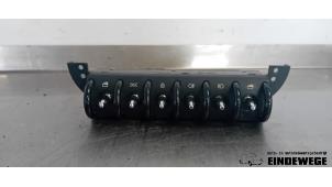 Gebruikte Schakelblok ruiten Mini Mini Cooper S (R53) 1.6 16V Prijs € 30,00 Margeregeling aangeboden door Auto- en demontagebedrijf Eindewege