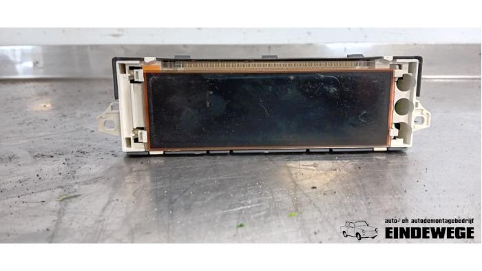 Gebruikte Display Interieur Peugeot Partner (GC/GF/GG/GJ/GK) 1.6 HDI 90 16V Prijs € 25,00 Margeregeling aangeboden door Auto- en demontagebedrijf Eindewege