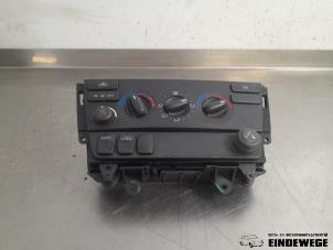 Gebruikte Chaufage Bedieningspaneel Volvo V70 (SW) 2.4 D5 20V Prijs € 38,50 Margeregeling aangeboden door Auto- en demontagebedrijf Eindewege