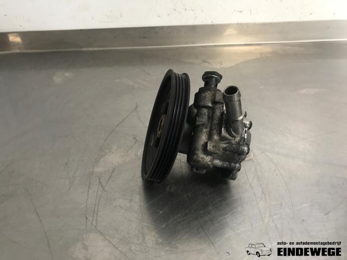 Gebruikte Pomp Servo BMW 3 serie (E90) 320d 16V Edition Fleet Prijs € 52,50 Margeregeling aangeboden door Auto- en demontagebedrijf Eindewege
