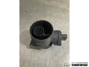 Gebruikte Luchtmassameter Chrysler PT Cruiser 2.2 CRD 16V Prijs € 30,00 Margeregeling aangeboden door Auto- en demontagebedrijf Eindewege