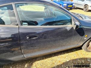 Gebruikte Deur 2Deurs rechts Ford Puma 1.7 16V Prijs € 80,00 Margeregeling aangeboden door Auto- en demontagebedrijf Eindewege