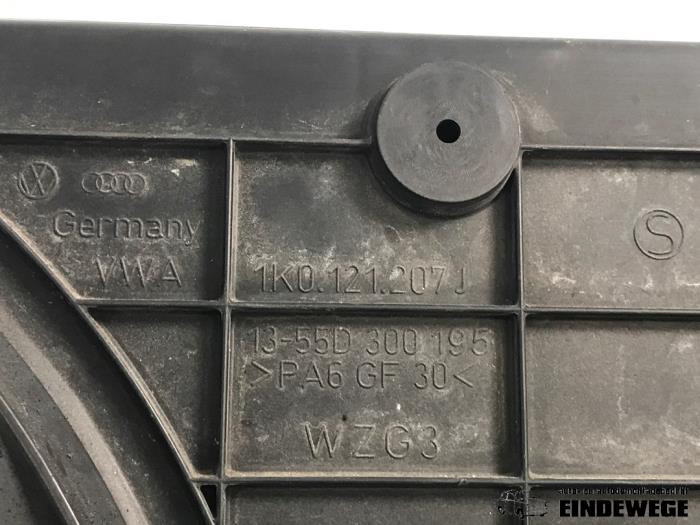 Koelvin Motor van een Volkswagen Golf V (1K1) 1.4 16V 2004