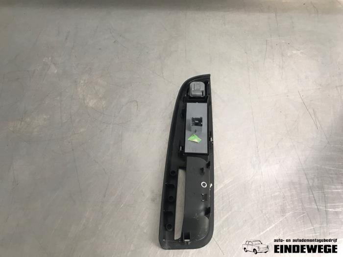 Combischakelaar ramen van een Volkswagen Golf V (1K1) 1.4 16V 2004