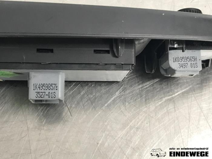 Combischakelaar ramen van een Volkswagen Golf V (1K1) 1.4 16V 2004