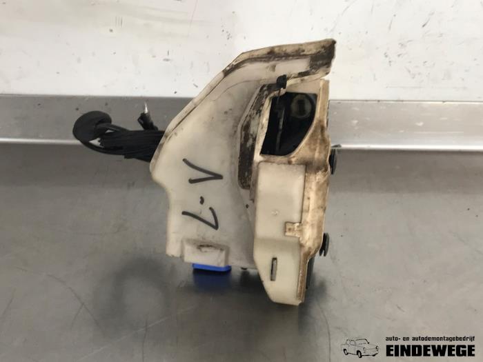 Deurslot Mechaniek 4Deurs links-voor van een Volkswagen Golf V (1K1) 1.4 16V 2004