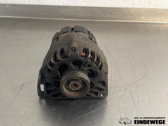 Gebruikte Dynamo Renault Kangoo (KC) 1.2 16V Prijs op aanvraag aangeboden door Auto- en demontagebedrijf Eindewege