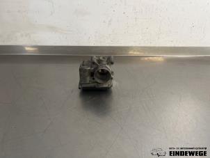 Gebruikte Gasklephuis Renault Kangoo (KC) 1.2 16V Prijs op aanvraag aangeboden door Auto- en demontagebedrijf Eindewege