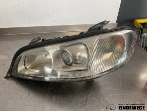 Gebruikte Koplamp links Opel Omega B (25/26/27) 2.2 16V Prijs € 52,50 Margeregeling aangeboden door Auto- en demontagebedrijf Eindewege