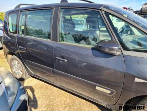 Gebruikte Portier 4Deurs rechts-voor Renault Espace (JK) 2.0 16V Prijs € 105,00 Margeregeling aangeboden door Auto- en demontagebedrijf Eindewege
