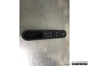 Gebruikte Combischakelaar ramen Renault Espace (JK) 2.0 16V Prijs € 25,00 Margeregeling aangeboden door Auto- en demontagebedrijf Eindewege