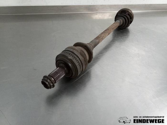 Gebruikte Aandrijfas rechts-achter BMW 3 serie Touring (E36/3) 320i 24V Prijs € 52,50 Margeregeling aangeboden door Auto- en demontagebedrijf Eindewege