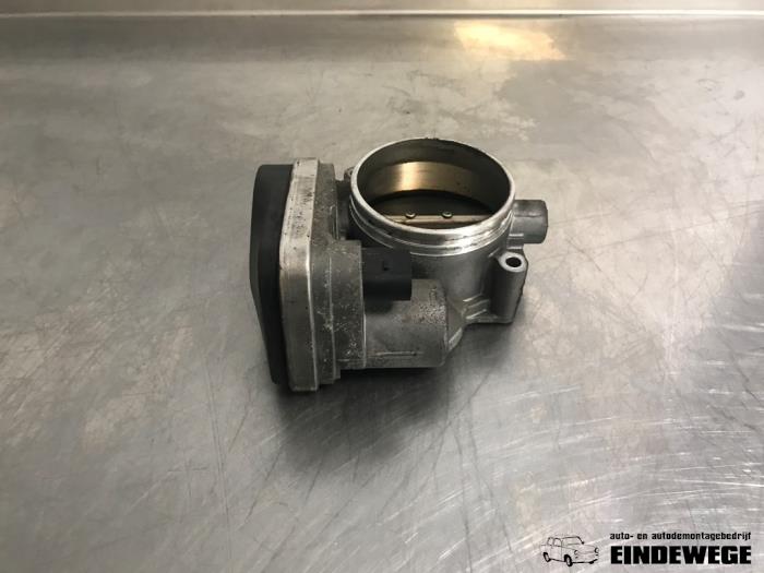 Gebruikte Gasklephuis BMW 5 serie (E60) 523i 24V Prijs € 35,00 Margeregeling aangeboden door Auto- en demontagebedrijf Eindewege