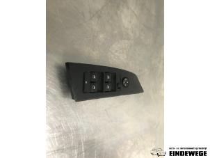 Gebruikte Combischakelaar ramen BMW 5 serie (E60) 523i 24V Prijs € 20,00 Margeregeling aangeboden door Auto- en demontagebedrijf Eindewege