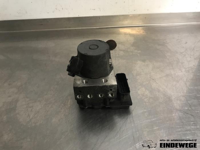 Gebruikte ABS Pomp BMW 5 serie (E60) 523i 24V Prijs € 52,50 Margeregeling aangeboden door Auto- en demontagebedrijf Eindewege