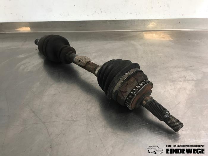 Gebruikte Aandrijfas links-voor Saab 9-3 I (YS3D) 2.0t 16V Prijs € 52,50 Margeregeling aangeboden door Auto- en demontagebedrijf Eindewege