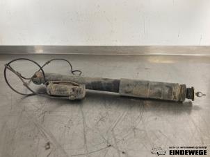 Gebruikte Schokdemper links-achter Mercedes CLS AMG (C219) 5.4 55 AMG V8 24V Prijs € 138,50 Margeregeling aangeboden door Auto- en demontagebedrijf Eindewege