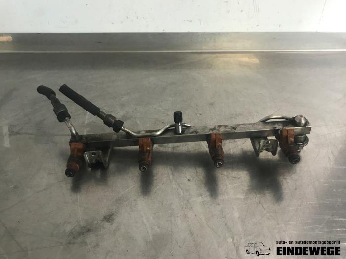 Gebruikte Injector brug Saab 9-3 I (YS3D) 2.0t 16V Ecopower Prijs € 52,50 Margeregeling aangeboden door Auto- en demontagebedrijf Eindewege