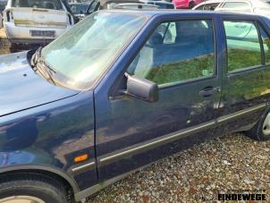 Gebruikte Deur 4Deurs links-voor Saab 9000 CS 2.3i 16V CSE Prijs € 105,00 Margeregeling aangeboden door Auto- en demontagebedrijf Eindewege