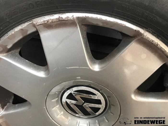 Velgen set + banden van een Volkswagen Polo IV (9N1/2/3) 1.4 TDI 70 2005