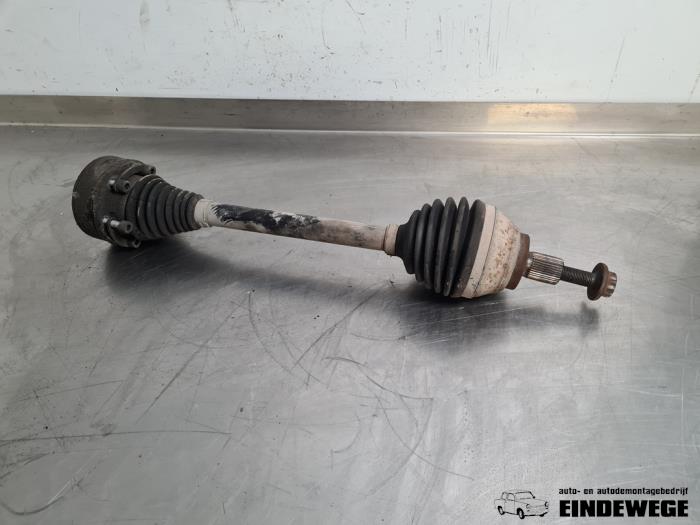 Gebruikte Aandrijfas links-voor Volkswagen Caddy IV 2.0 TDI 75 Prijs € 88,50 Margeregeling aangeboden door Auto- en demontagebedrijf Eindewege