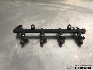 Gebruikte Injector brug Renault Megane II (BM/CM) 1.6 16V Autom. Prijs € 52,50 Margeregeling aangeboden door Auto- en demontagebedrijf Eindewege