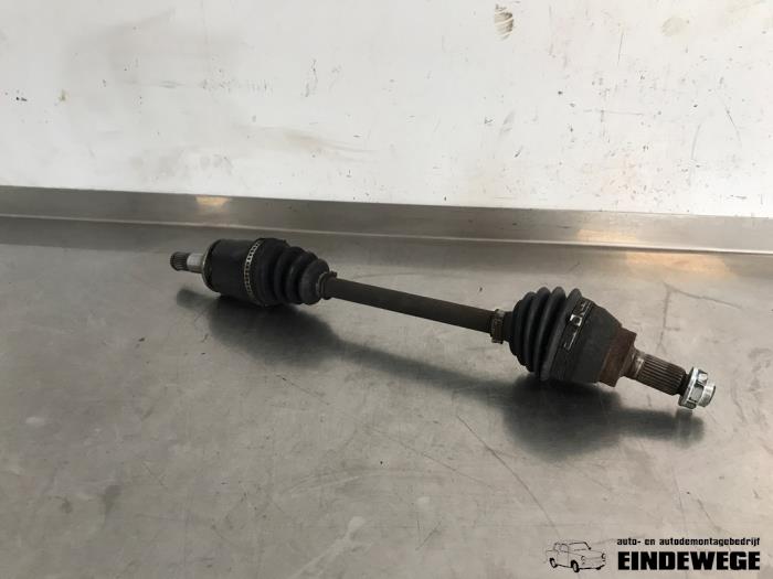 Gebruikte Steekas links-voor BMW Mini (R50/53) 1.6 16V Cooper Prijs € 45,00 Margeregeling aangeboden door Auto- en demontagebedrijf Eindewege