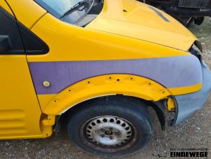 Gebruikte Spatbord rechts-voor Ford Transit Connect 1.8 TDdi LWB Euro 4 Prijs € 40,00 Margeregeling aangeboden door Auto- en demontagebedrijf Eindewege