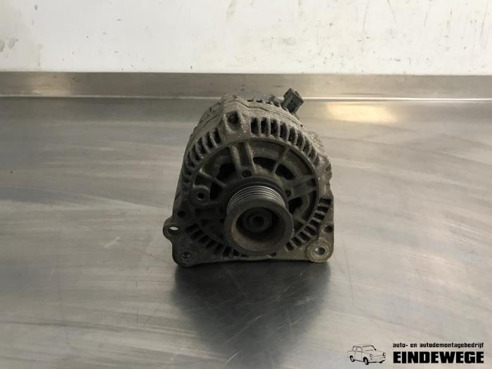 Dynamo van een Volkswagen Golf III (1H1) 1.6 i 1996