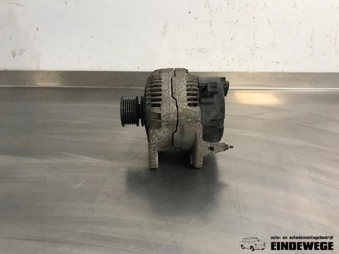 Dynamo van een Volkswagen Golf III (1H1) 1.6 i 1996