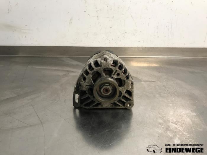 Gebruikte Dynamo Renault Twingo (C06) 1.2 Prijs € 30,00 Margeregeling aangeboden door Auto- en demontagebedrijf Eindewege