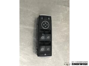 Gebruikte Combischakelaar ramen Mercedes C (W204) 2.2 C-180 CDI 16V BlueEFFICIENCY Prijs € 38,50 Margeregeling aangeboden door Auto- en demontagebedrijf Eindewege