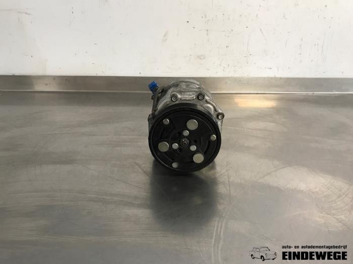 Gebruikte Pomp Airco Volkswagen Bora (1J2) 1.9 TDI 100 Prijs € 105,00 Margeregeling aangeboden door Auto- en demontagebedrijf Eindewege
