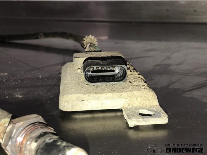 Nox sensor van een Volkswagen Golf V (1K1) 2.0 FSI 16V 2005