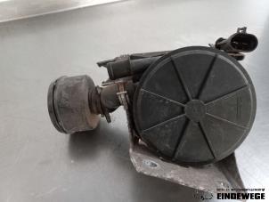 Gebruikte Luchtpomp Uitlaatgas Opel Corsa B (73/78/79) 1.4 Joy,Sport,GLS 16V Ecotec Prijs € 30,00 Margeregeling aangeboden door Auto- en demontagebedrijf Eindewege