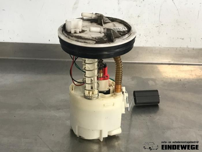 Gebruikte Tank element Pomp Ford Fiesta 5 (JD/JH) 1.25 16V Prijs € 35,00 Margeregeling aangeboden door Auto- en demontagebedrijf Eindewege