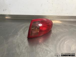 Gebruikte Achterlicht rechts Alfa Romeo 147 (937) 1.6 HP Twin Spark 16V Prijs € 15,00 Margeregeling aangeboden door Auto- en demontagebedrijf Eindewege
