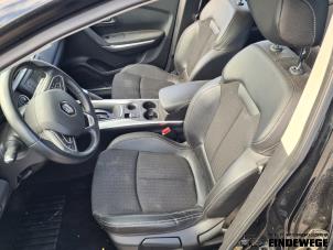 Gebruikte Interieur Bekledingsset Renault Kadjar (RFEH) 1.5 dCi DPF Prijs op aanvraag aangeboden door Auto- en demontagebedrijf Eindewege