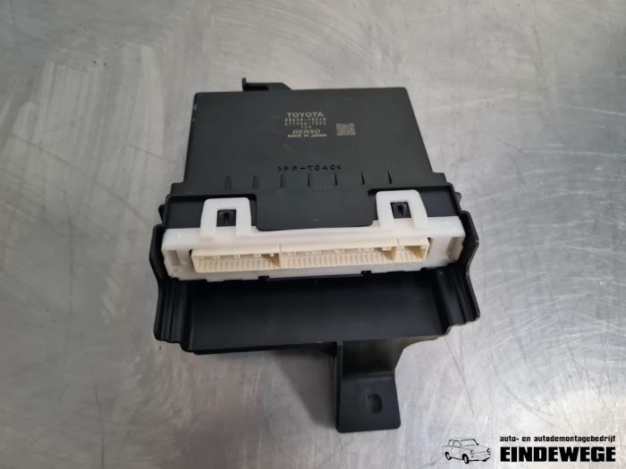 Gebruikte Central electronic module Lexus NX I (Z1) 300h 2.5 16V 4x4 Prijs € 88,50 Margeregeling aangeboden door Auto- en demontagebedrijf Eindewege