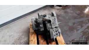 Gebruikte Versnellingsbak Fiat Grande Punto (199) 1.4 Prijs € 315,00 Margeregeling aangeboden door Auto- en demontagebedrijf Eindewege