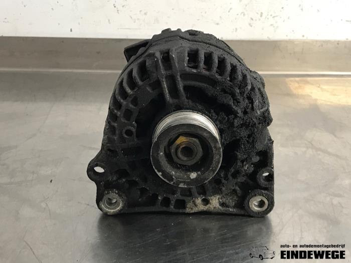 Gebruikte Dynamo Volkswagen Golf V (1K1) 1.4 FSI 16V Prijs € 35,00 Margeregeling aangeboden door Auto- en demontagebedrijf Eindewege
