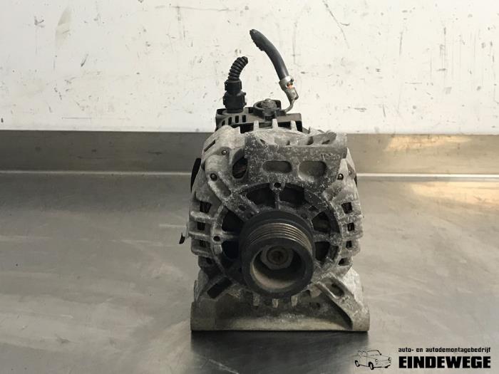 Gebruikte Dynamo Mercedes A (W169) 1.7 A-170 5-Drs. Prijs € 40,00 Margeregeling aangeboden door Auto- en demontagebedrijf Eindewege
