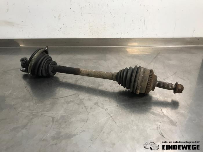 Gebruikte Steekas links-voor Renault Clio II (BB/CB) 1.4 16V Prijs € 35,00 Margeregeling aangeboden door Auto- en demontagebedrijf Eindewege