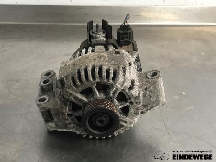 Gebruikte Dynamo Ford Fiesta 5 (JD/JH) 1.3 Prijs op aanvraag aangeboden door Auto- en demontagebedrijf Eindewege