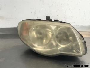 Gebruikte Koplamp rechts Chrysler Voyager/Grand Voyager (RG/RS) 2.5 CRD 16V Prijs op aanvraag aangeboden door Auto- en demontagebedrijf Eindewege