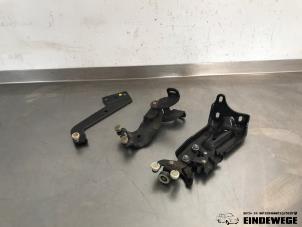 Gebruikte Schuifdeurrol rechts Seat Alhambra (7N) 1.4 TSI 16V Prijs € 105,00 Margeregeling aangeboden door Auto- en demontagebedrijf Eindewege