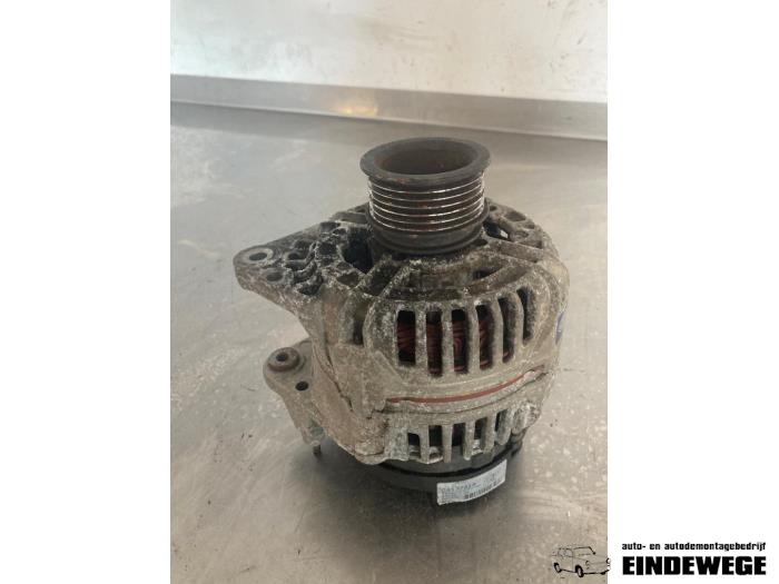 Gebruikte Dynamo Volkswagen Bora (1J2) 1.6 16V Prijs € 35,00 Margeregeling aangeboden door Auto- en demontagebedrijf Eindewege