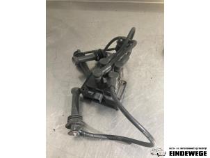 Gebruikte Bobine Ford Fiesta 6 (JA8) 1.4 16V Prijs € 35,00 Margeregeling aangeboden door Auto- en demontagebedrijf Eindewege