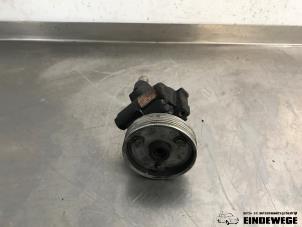 Stuurpomp van een Renault Scénic I (JA) 2.0 16V IDE 2003